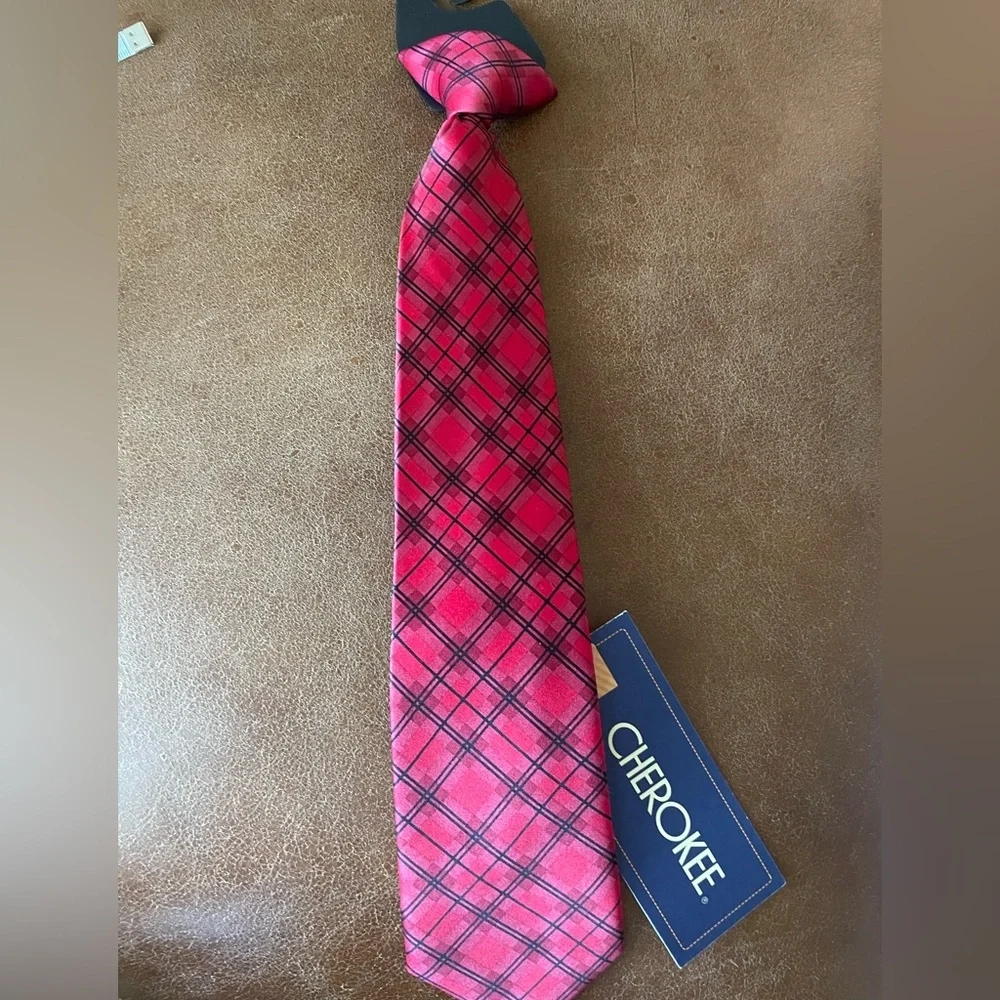 Boys clip on neck tie Vibrant Red Plaid ages 8/10 dressy formal church holiday